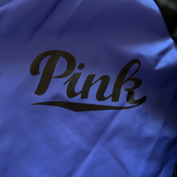 VS PINK XS windbreaker - Picture 3 of 9